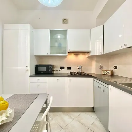 Casaviva - Lovely Trilo In Nervi With Parking Апартаменты *